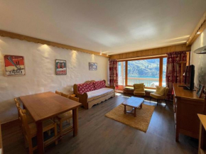 Appartement rénové proche pistes et commerces avec balcon - FR-1-502-459
